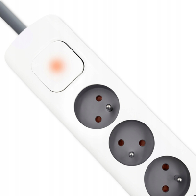 Qoltec Listwa antyprzepięciowa 6 gniazd 2 x USB 1.8m Biało-szara