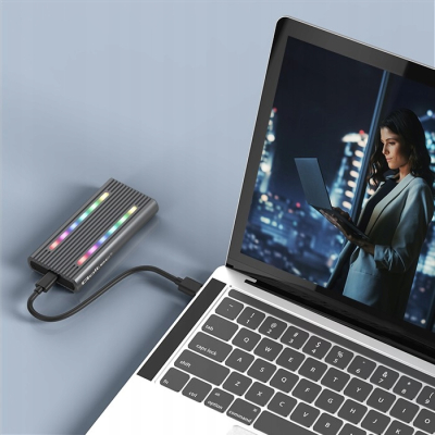 Qoltec Obudowa kieszeń na dysk M.2 SSD SATA NVMe RGB LED USB-C max 4TB