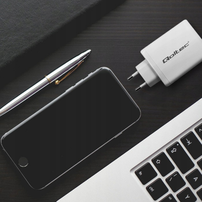 Qoltec Ładowarka sieciowa 100W GaN 5-20V 1.5-5A 2x USB-C PD 1x USB QC 3.0