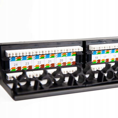 Unitek Patch panel 24 porty RJ-45 Cat 6 UTP czarny
