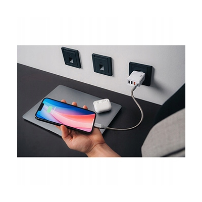 Verbatim Zasilacz / sieciowy adapter 30W, 4-portowy 1x USB-C 3x USB-A 49701
