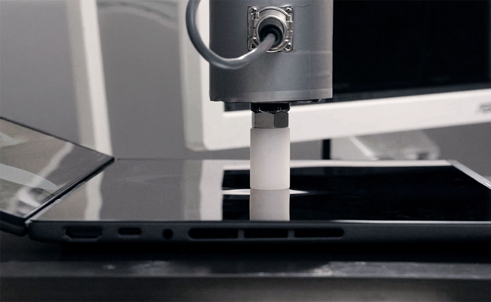 Zdjęcie przedstawia górny panel wytrzymujący nacisk 5 kg.