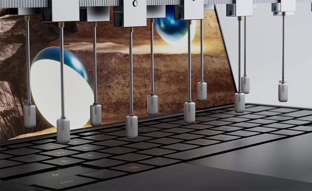 Zdjęcie przedstawia zbliżenie wzmocnionej, odłączanej konstrukcji klawiatury.